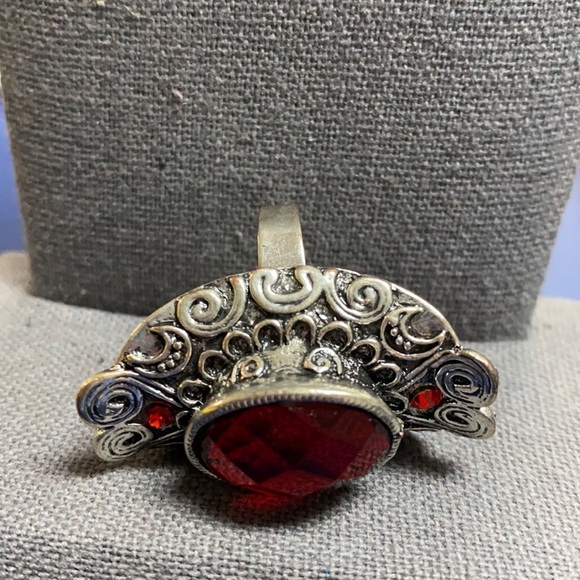 Ruby red stone inlays Nsilver metal cocktail ring8 - Picture 5 of 7